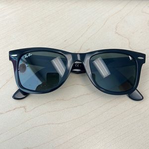 Ray Ban Wayfarer sunglasses